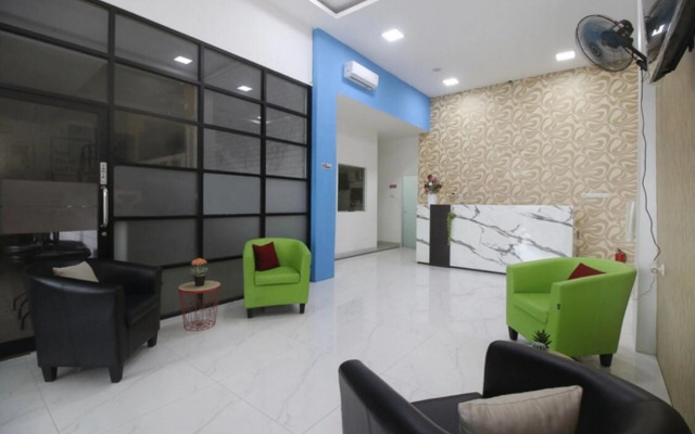 RedDoorz Plus @ Cemara Asri Medan