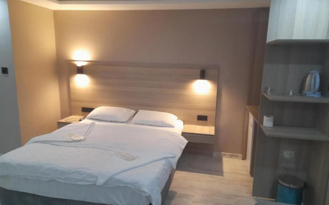 Moon Suit Otel