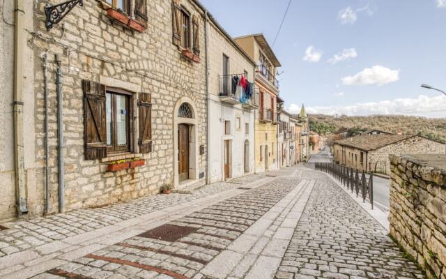 Elegant Apartment in Buonalbergo near Town Center