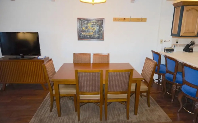 Beautiful Remodeled 2-bedroom Condo