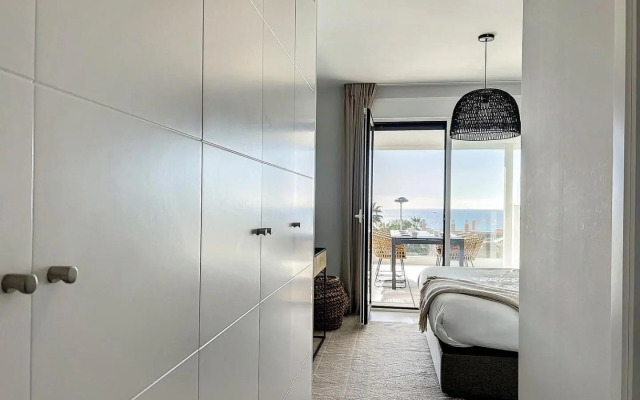 Via Celere 2328 Luxury Sea View Apartment