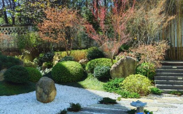 Xiting villas  (Dali Ancient City Shop)