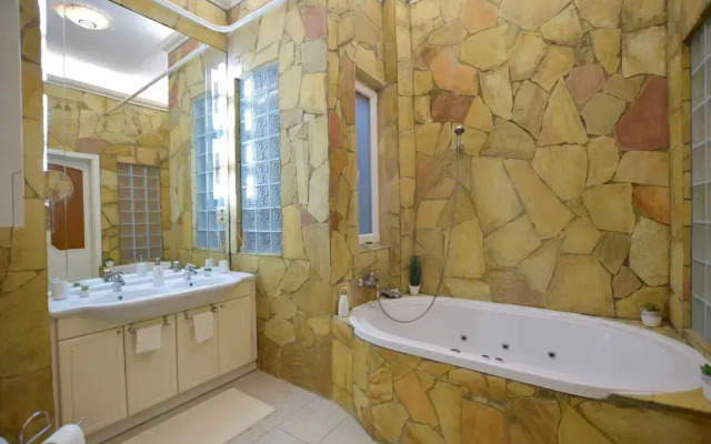 Ultra central apartment at Synagogue