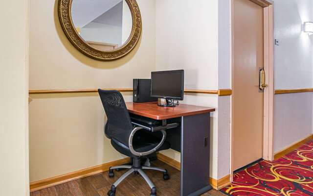 Quality Inn & Suites Greensburg I-74