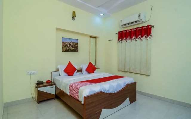 OYO 18825 Hotel Akshey
