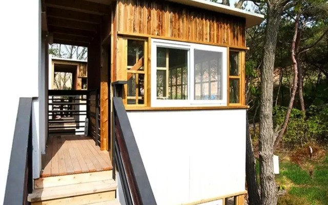 Yeongheungdo Grove Resort
