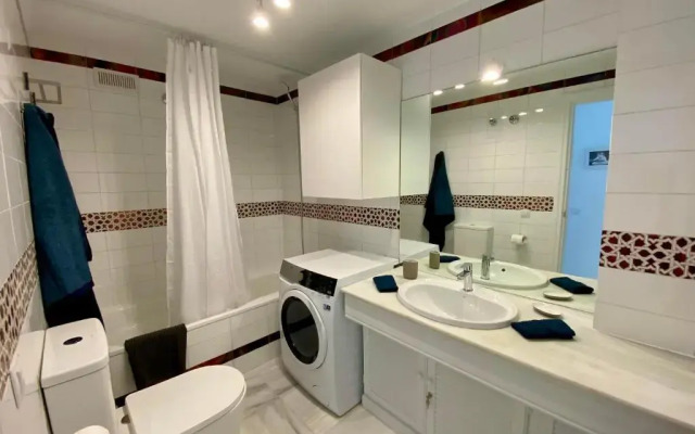 Apartment Overlooking the Beach