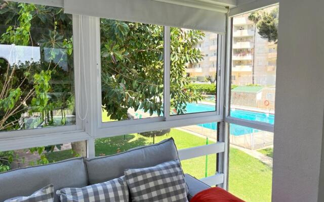 Playa Benalmadena-Alay, piscina, parking