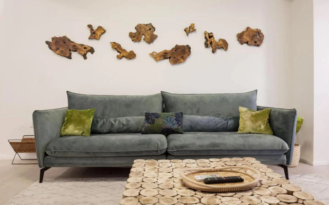 Renovated Large 3Rm Apartment 5 Min From The Beach