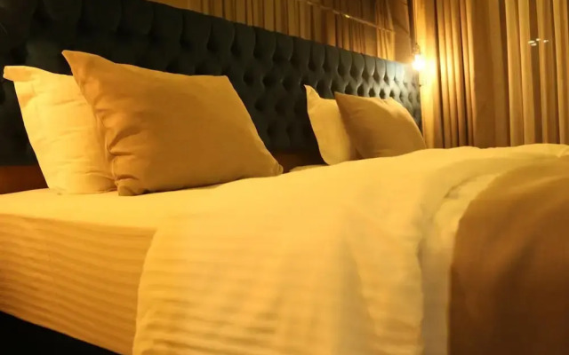 New Point Hotel