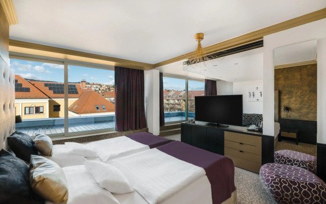 Corso Hotel Pécs
