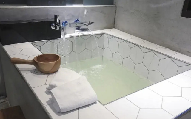 Mu Ku Hotel