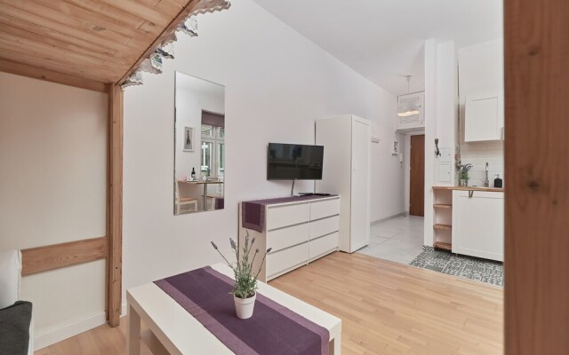 Lavender Apartment Wroclaw By Renters