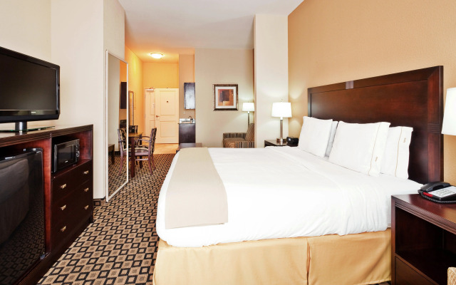 Holiday Inn Express & Suites Clovis