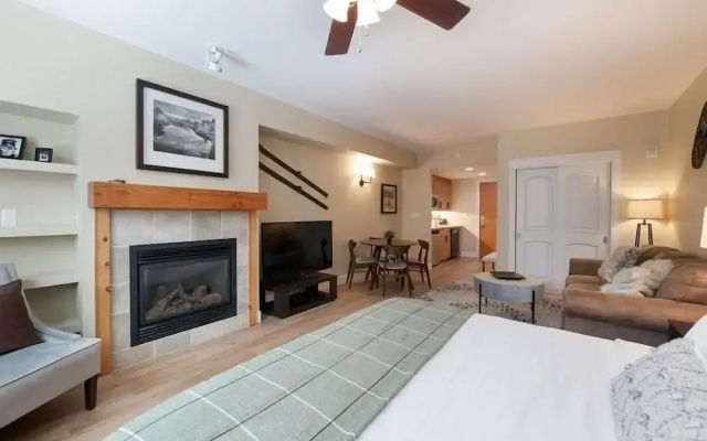 Premium Unit 3522- Fraser Crossing/founders Pointe Condo