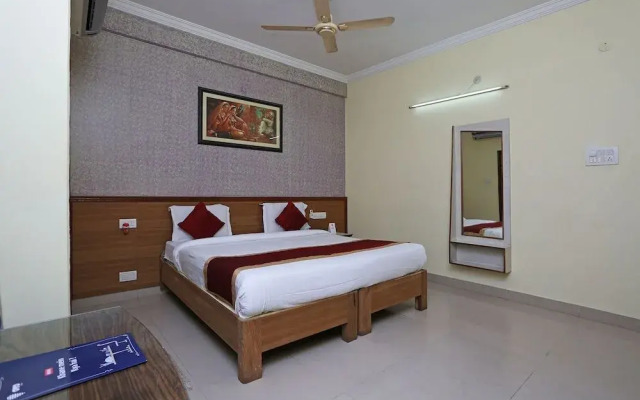 OYO 8932 Delight Inn Gachibowli