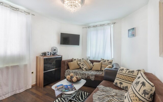 Stunning Apartment in Fazana With Wifi and 3 Bedrooms