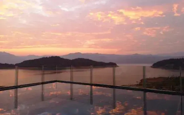 Just Life Inn (Zixing Dongjiang Lake Bailang Scenic Spot)