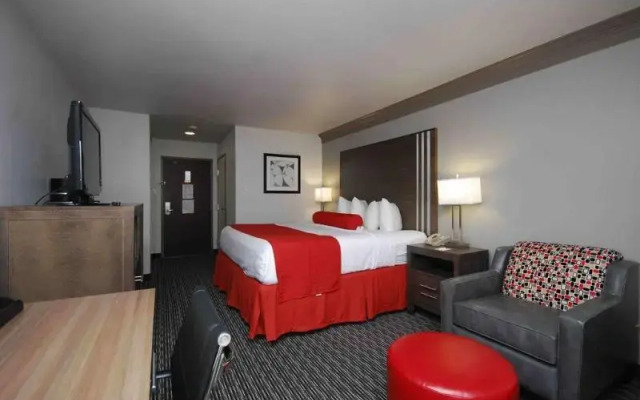 Clarion Inn & Suites Conference Center