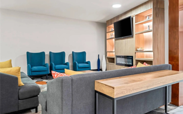 Comfort Inn & Suites