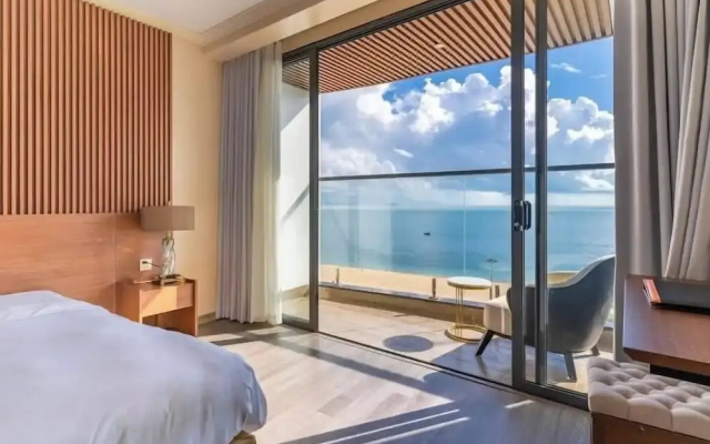 La Vague Hotel