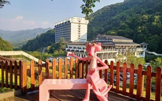 Xinfeng Utop Spring Primeval Forest Resorts