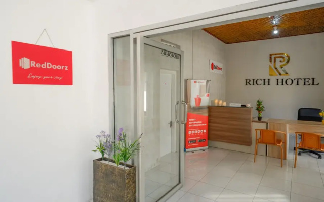 RedDoorz near Mataram University