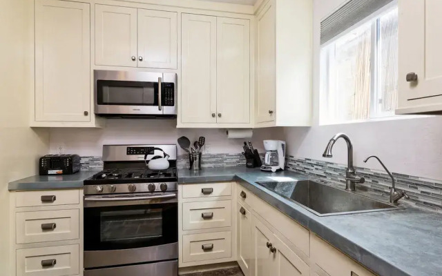 Old Yacht Club Inn Vacation Rentals