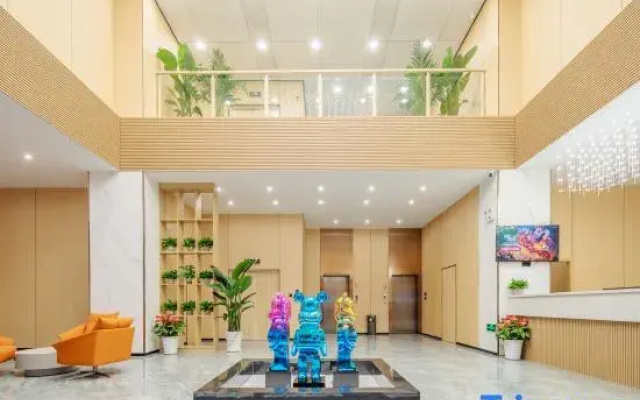 Yunshu Nuanxuan Hotel (Qingdao Huangdao Dongjiakou Boli Subway Station)