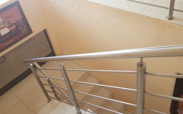 Ekuthuleni Guest House - Soweto