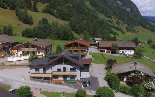 Luxurious Holiday Home in Rauris With ski Storage and bbq