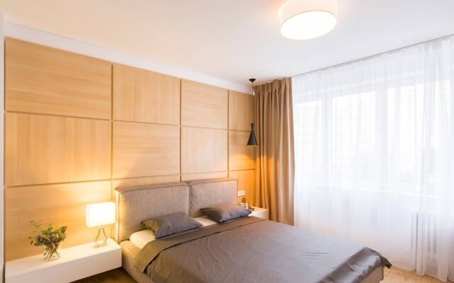 Yellow Apartment - Cismigiu Gardens