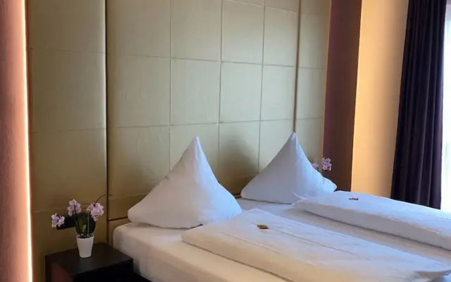 Primetime Hotel