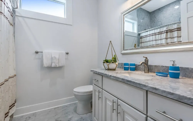 Newly Renovated 4BD Penthouse