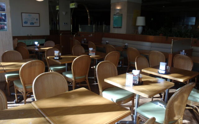 Hotel Crown Hills Okaya