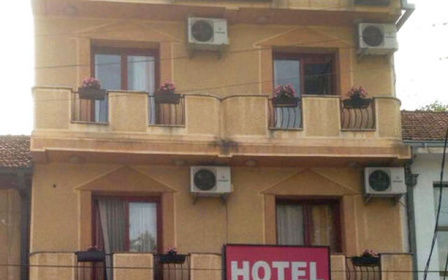 Ani Hotel