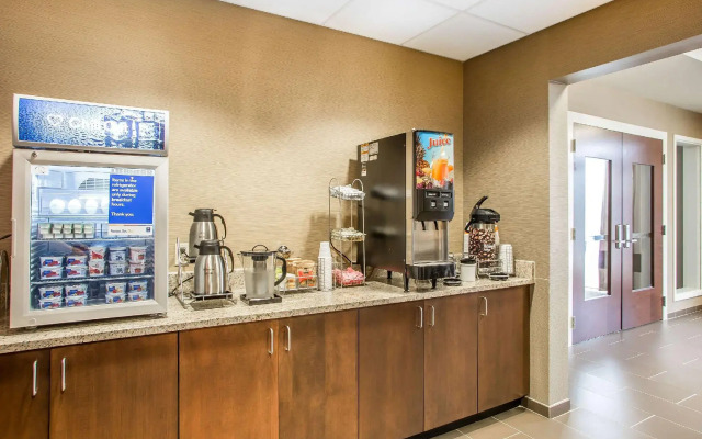 Comfort Inn PA Turnpike - 1-81