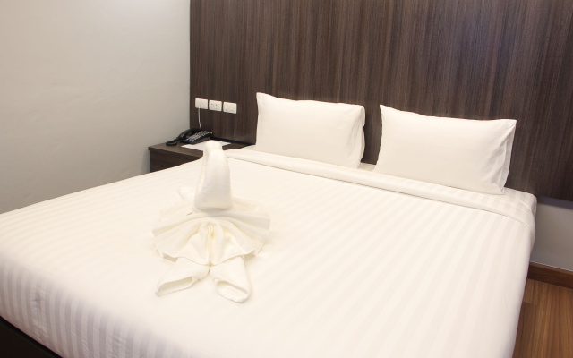 Top View Hotel – Guest Rooms – Si Racha