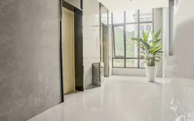 Junyi Hotel (Ziyun New Town)