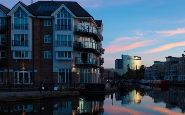 Holiday Inn Brentford Lock, an IHG Hotel