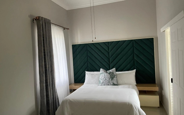 Casa da Flores Port Edward RSA