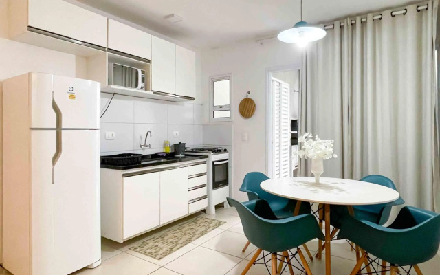 Apartamento Ubatuba, AR, Varanda Gourmet, Piscinas e 300mt Praia