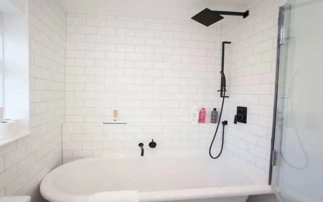 Modern and Chic 2 Bedroom in Bristol