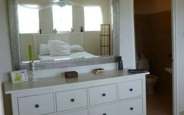 Beautiful Apartment Across The Road From The Beach