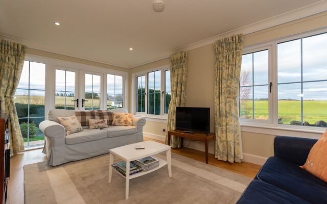 Stunning Farm Steading - 5 Mins to St Andrews