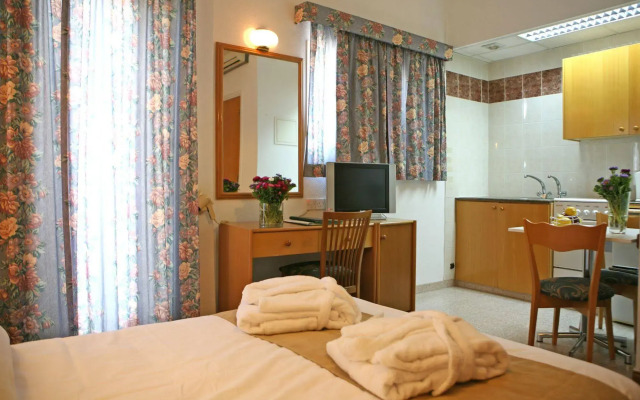 Chrielka Hotel Apartments