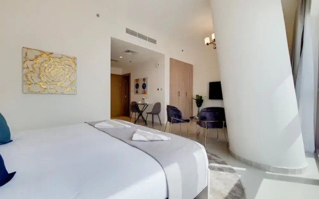 GreenFuture - High-Rise Sleek Studio With Panoramic City Views