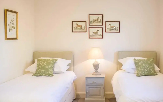 Cowdray Holiday Cottages