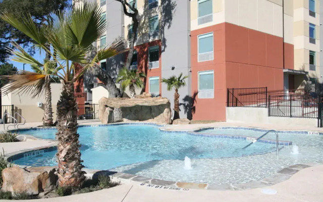 Quality Inn near Six Flags