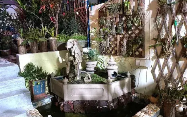 Mangshi No.1 Courtyard Homestay (Yi Nationality Ancient Town Branch)